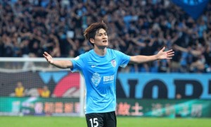 中超-刘祝润建功拉布亚德任意球破门 大连2-0泰山迎2连胜