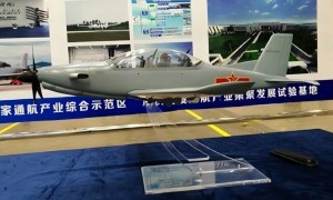 中国初教六下岗？全新涡桨初教机试飞成功，复合材料机身装大屏幕