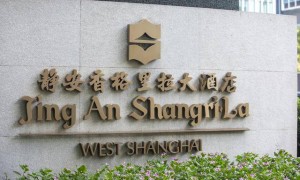 金龙鱼被绊了个大跟头