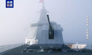 万吨大驱做指挥 辽宁舰航母编队远海训练更多细节公布