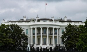 特朗普会见国会两院领导人 就避免政府停摆进行磋商