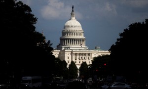 美媒:白宫经济顾问委员会警告称,美政府每“停摆”一周或致GDP损失150亿美元