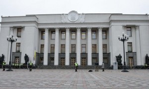 乌克兰议会批准向境外派遣乌武装部队的法案